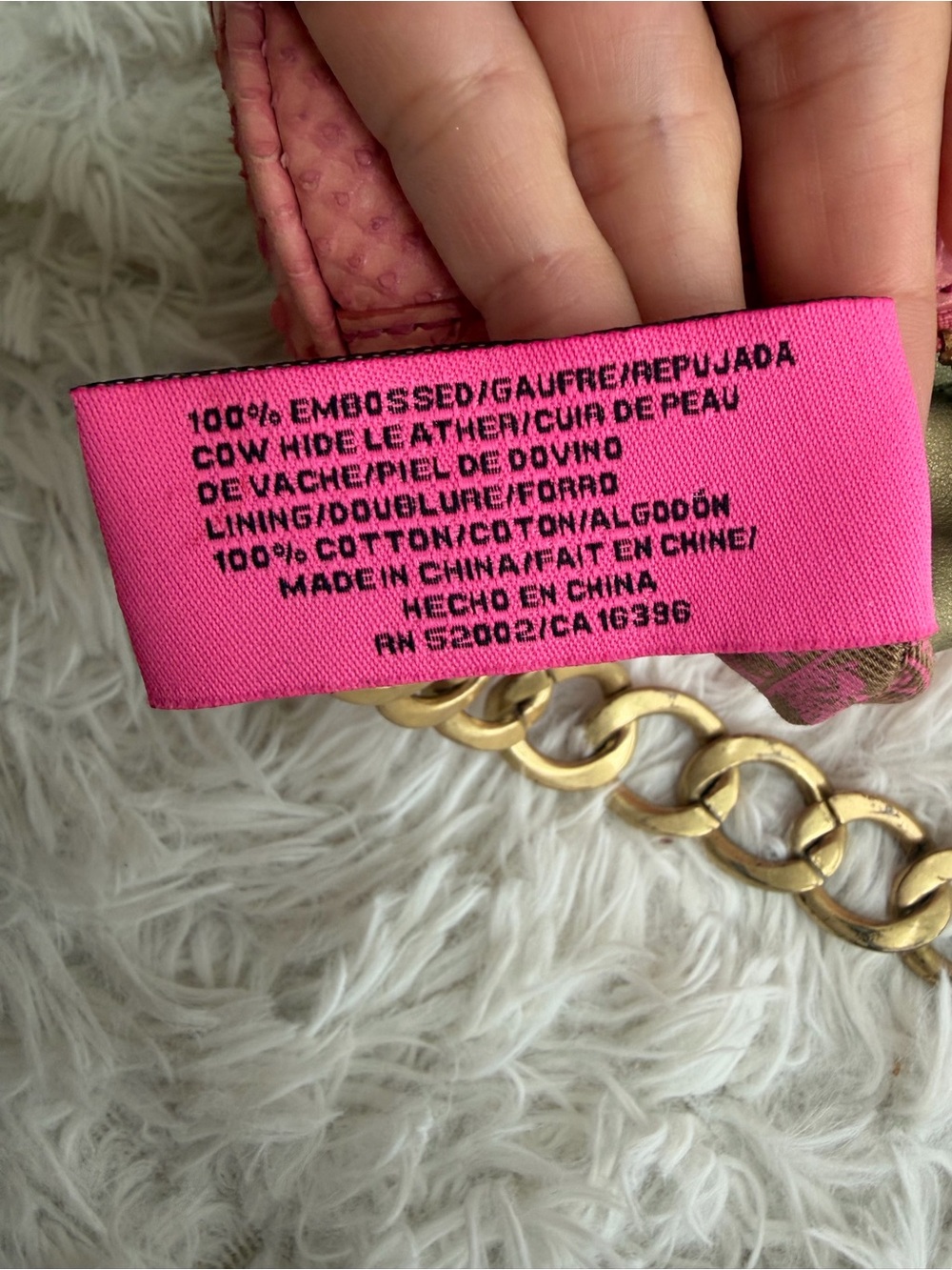 Juicy Couture Pink Y2K Vintage barrel bag with Gold Hardware. Collectible. Rare - Picture 10 of 15